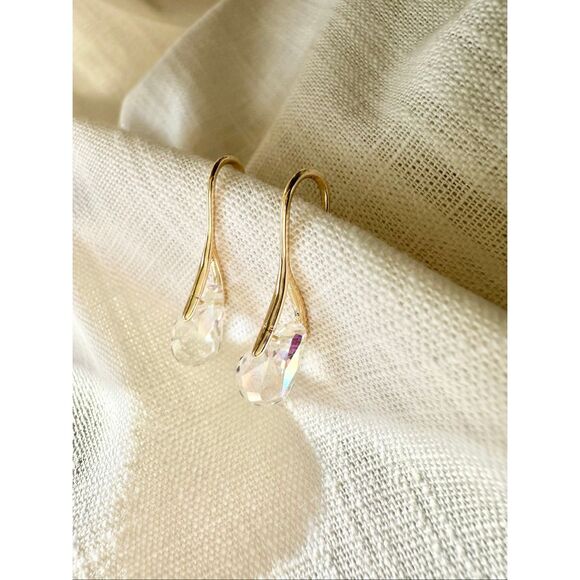 Iridescent teardrop dangle earrings - Picture 7 of 11